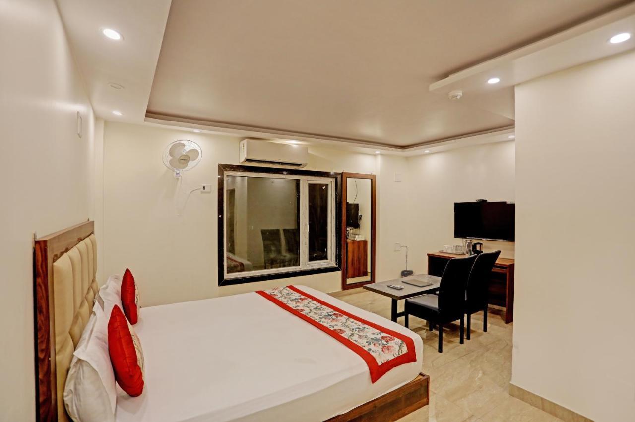 Staybook Hotel Atlanta New Delhi Train Station Exterior foto