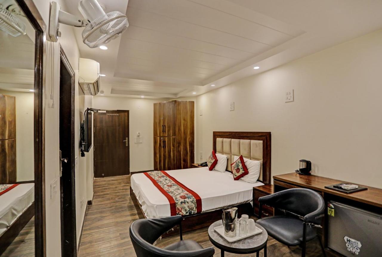 Staybook Hotel Atlanta New Delhi Train Station Exterior foto
