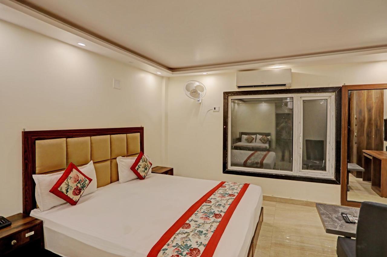 Staybook Hotel Atlanta New Delhi Train Station Exterior foto