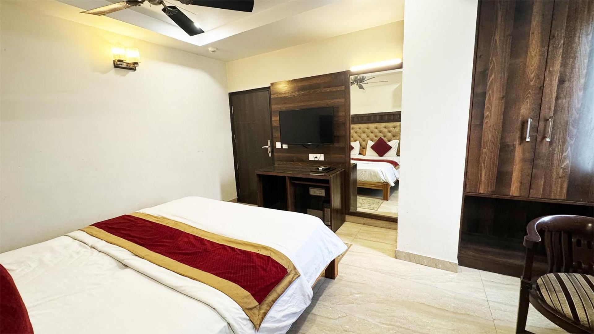 Staybook Hotel Atlanta New Delhi Train Station Exterior foto