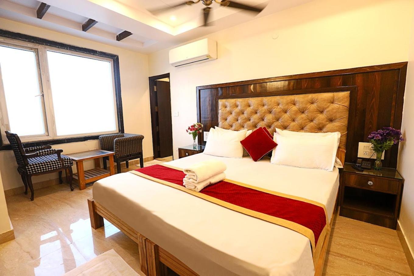 Staybook Hotel Atlanta New Delhi Train Station Exterior foto