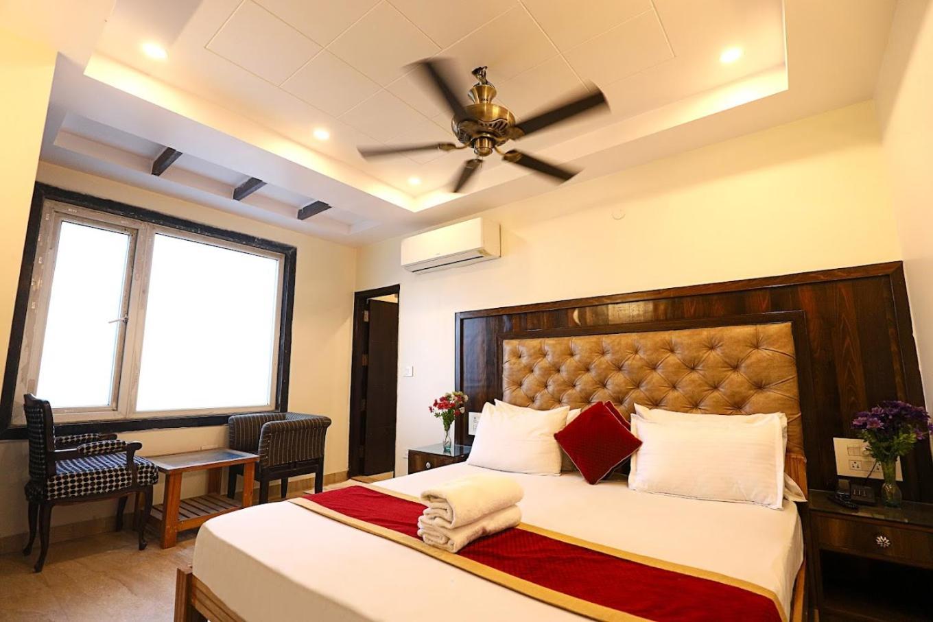 Staybook Hotel Atlanta New Delhi Train Station Exterior foto